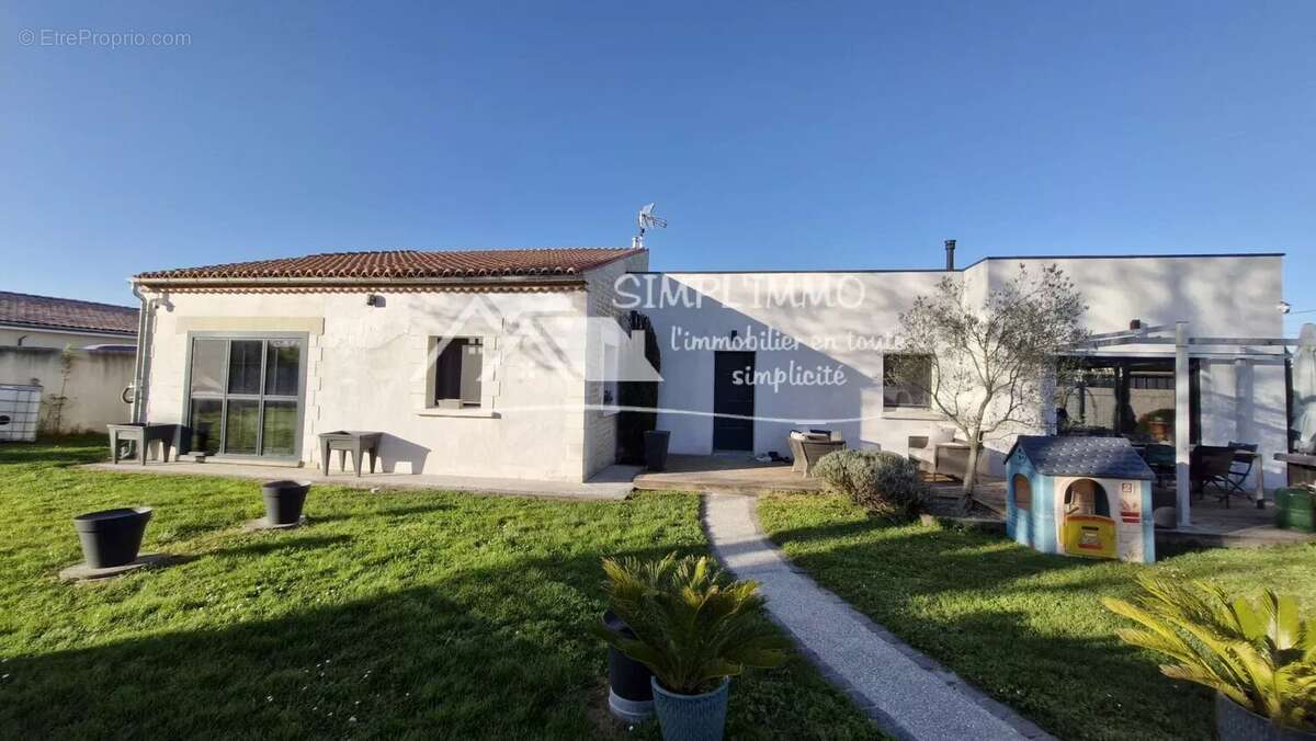 Maison à SAINT-SULPICE-D&#039;ARNOULT