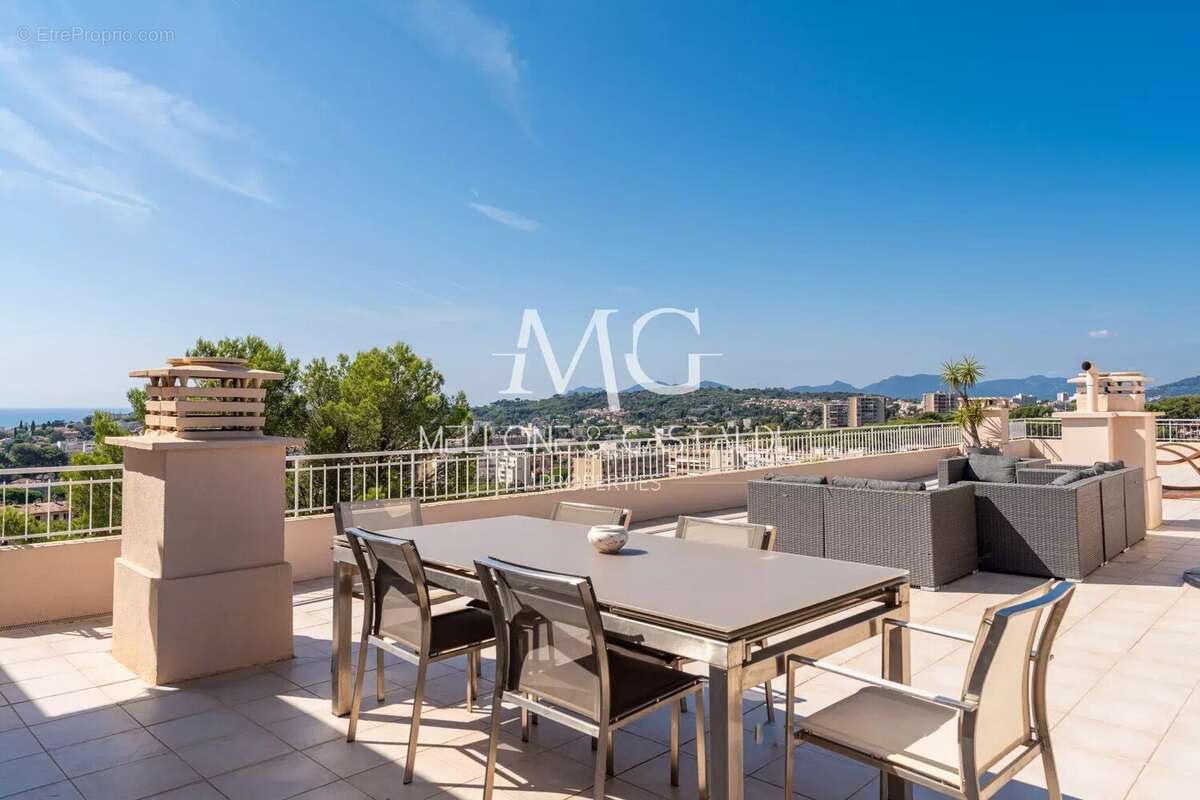 Appartement à LE CANNET