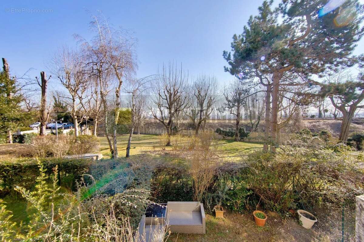 Appartement à SURESNES