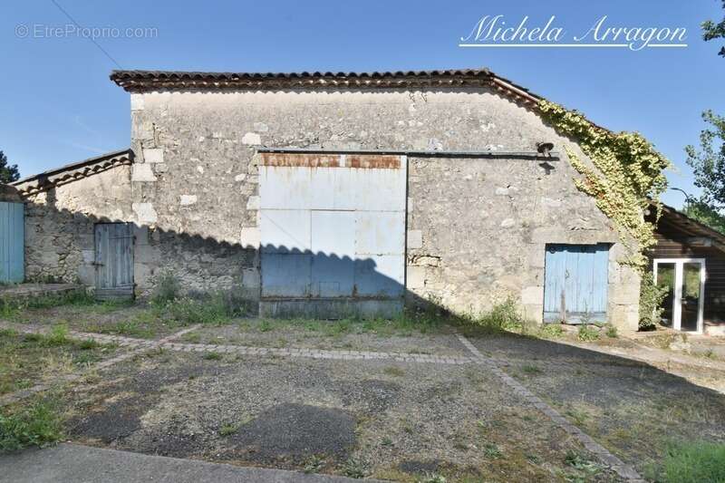 Maison en pierre de caractère avec dépendances et grange – Saint-Antoine-de-Ficalba (47) - photo 31