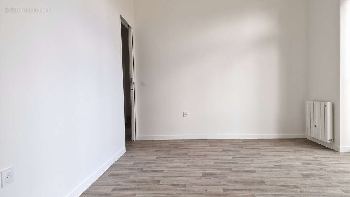 A marly la ville - appartement neuf de type f3 en rez de jardin avec place de parking. - photo 5