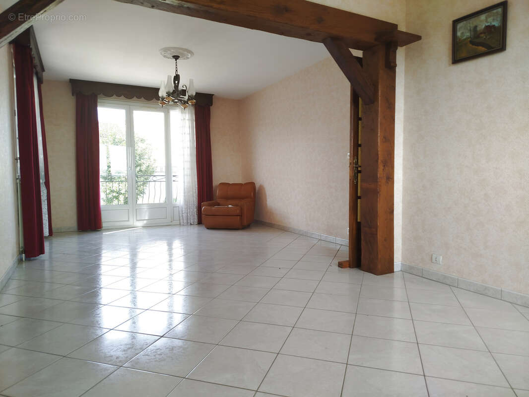Maison à MONETEAU