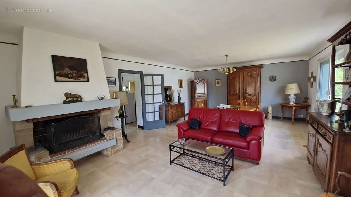 Maison à BONNEUIL-MATOURS