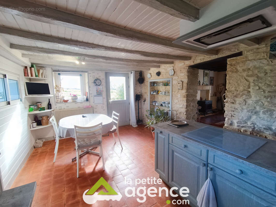 Maison à PRECY