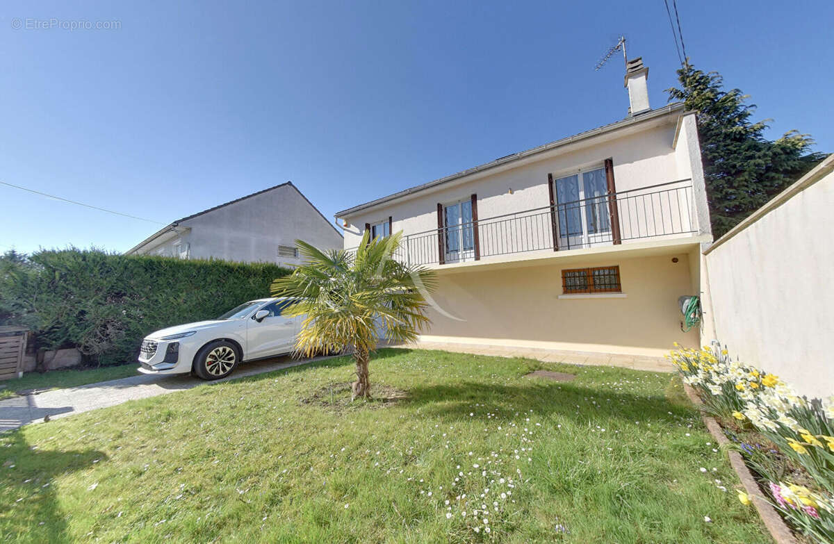 Maison à OZOIR-LA-FERRIERE