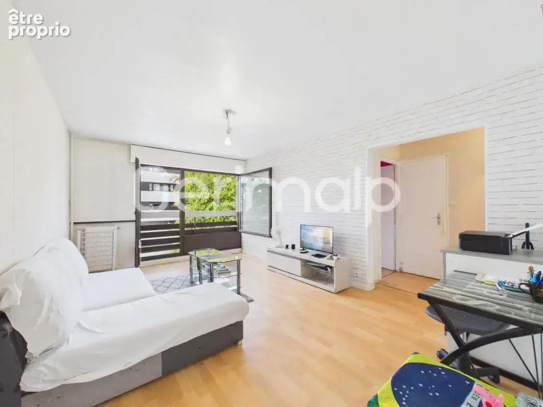 Vente - Appartement - 2 pièces + cuisine - 50,47 m² - 230 000 € - photo 2