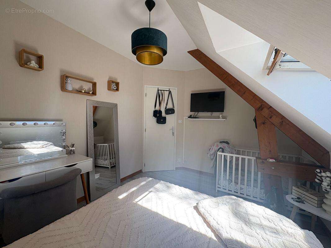 Maison située en bourg, à proximité d'Angers - photo 12