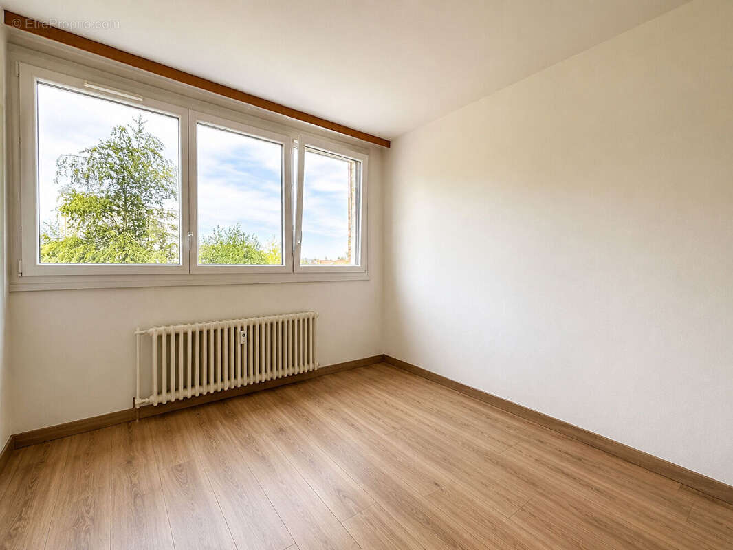 À vendre : Appartement de 70m² 4 pièces à Saint Étienne - photo 3
