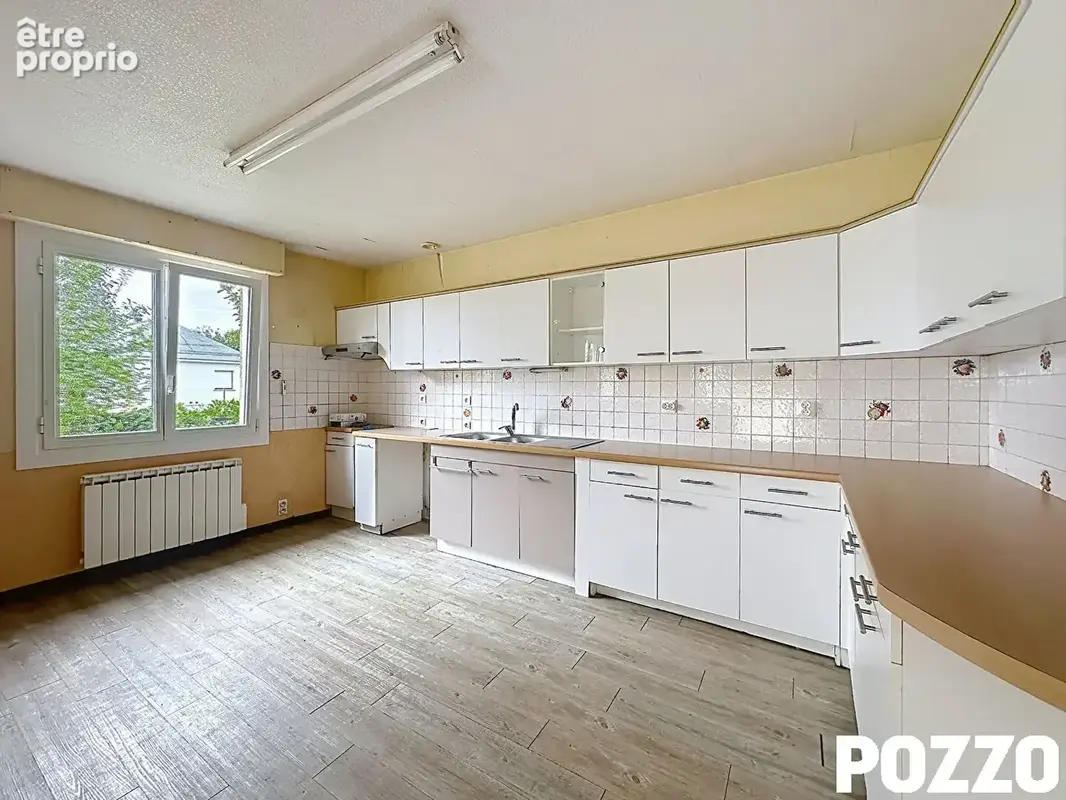 A Vendre - Saint Jean De La Haize - Maison 7 pièce(s) 140.83 m² - sous sol - vie de plain pied - photo 5