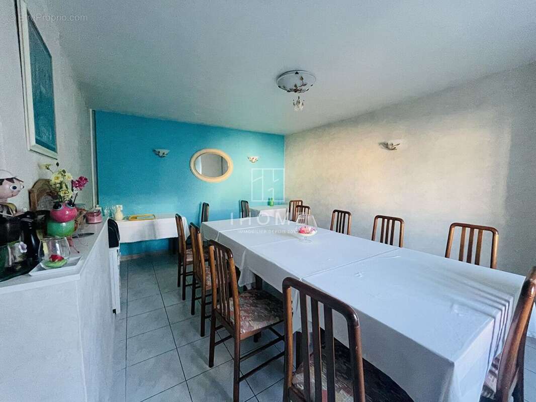 Commerce à GUECELARD