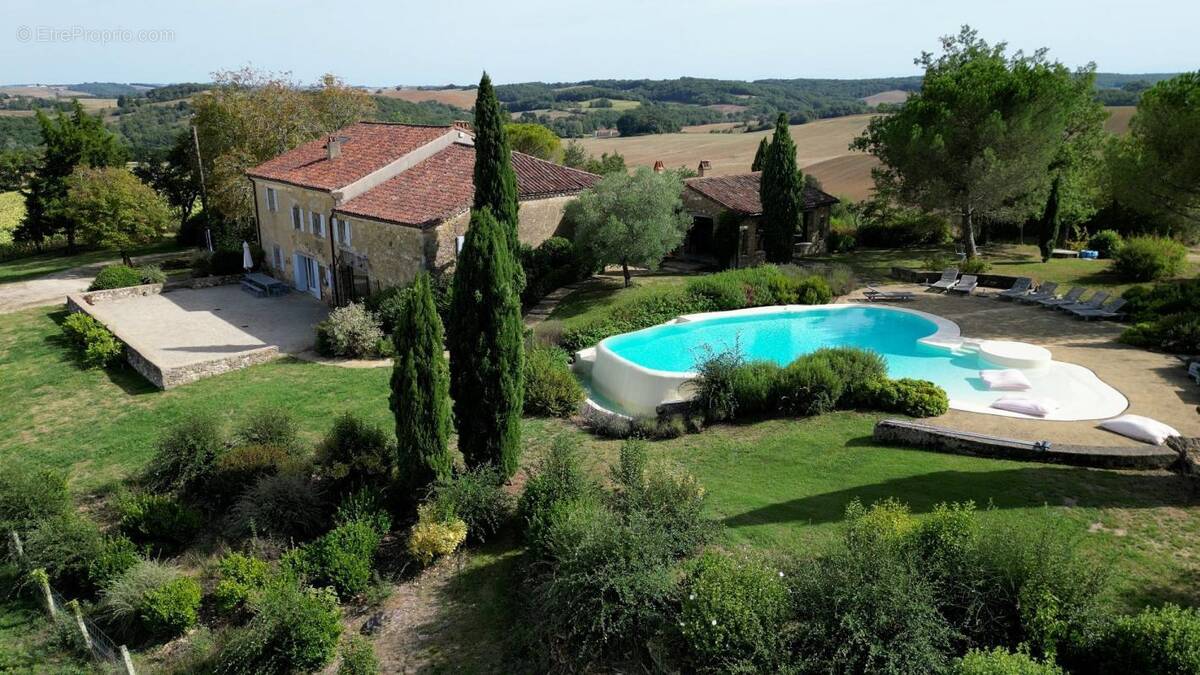 Maison à VIC-FEZENSAC