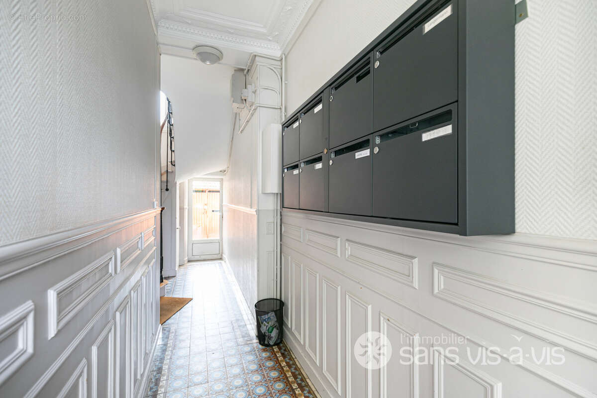 Appartement à LA GARENNE-COLOMBES