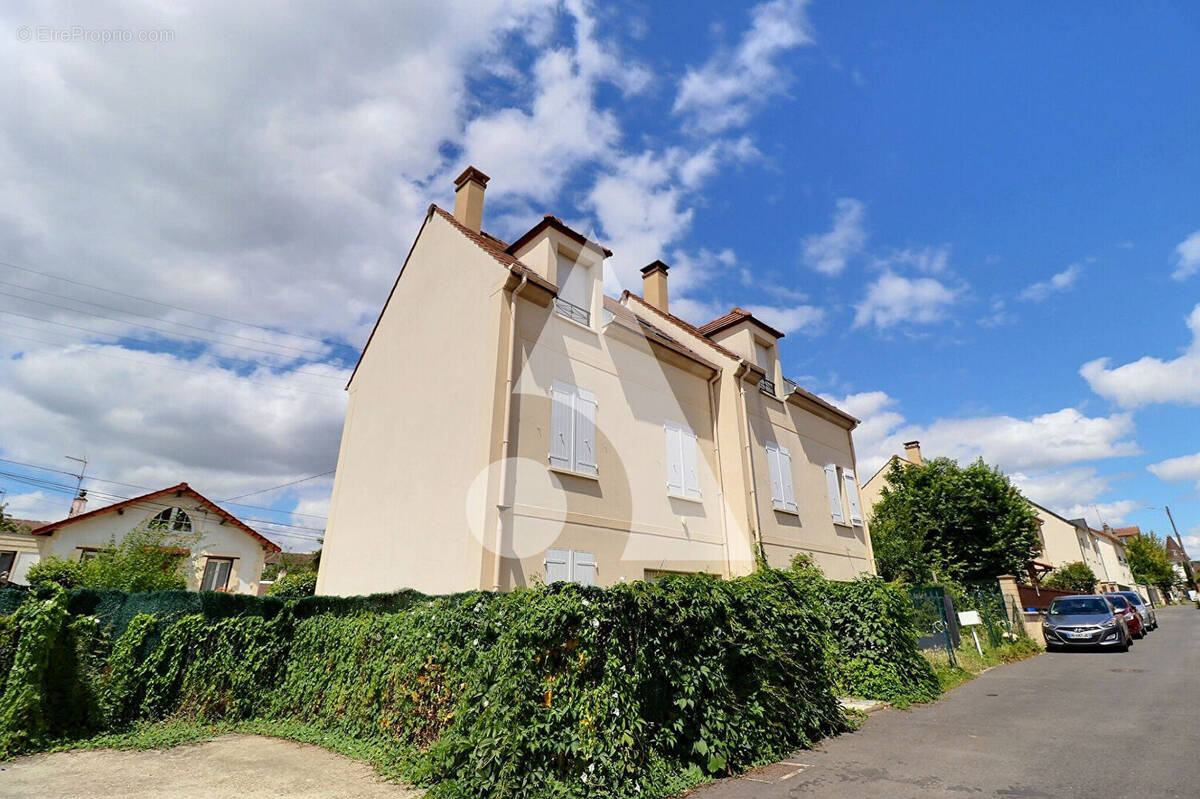 Maison à ERMONT