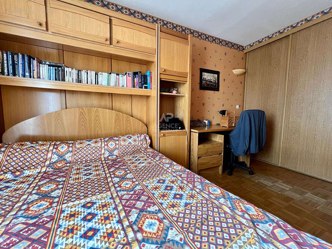Appartement à HOUILLES