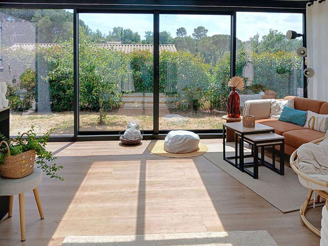 Maison T5 de 108 m2 sur 1705m² de terrain au calme - Camps La Source - photo 7