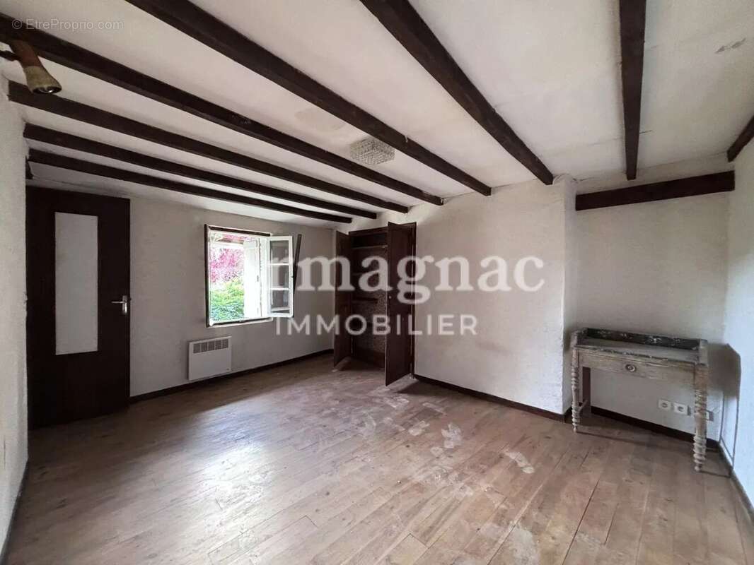 Maison à VIC-FEZENSAC