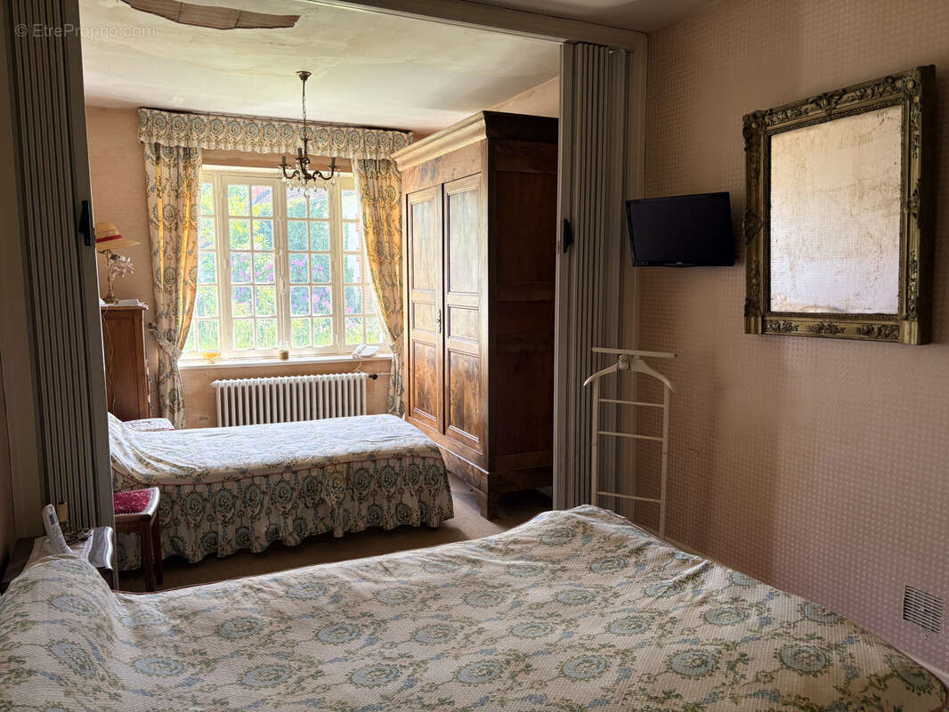 Maison à BELLENAVES