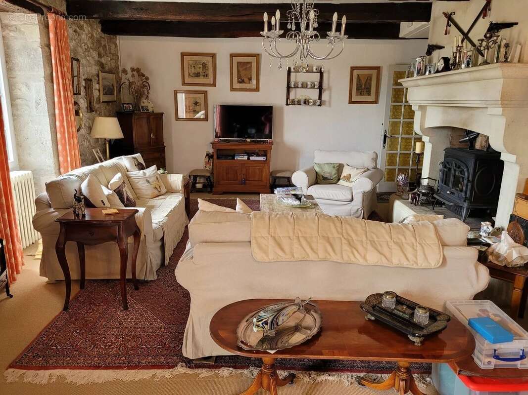 Maison à MONTAIGU-DE-QUERCY
