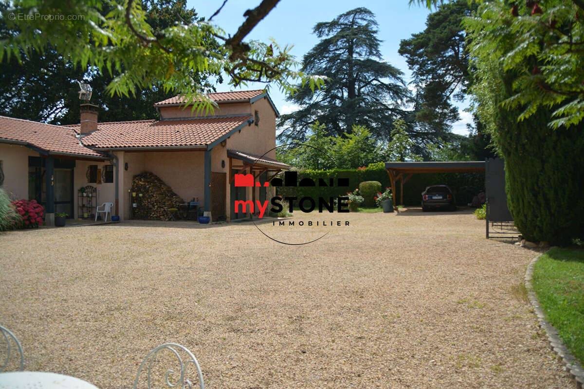 Maison à BELLEVILLE