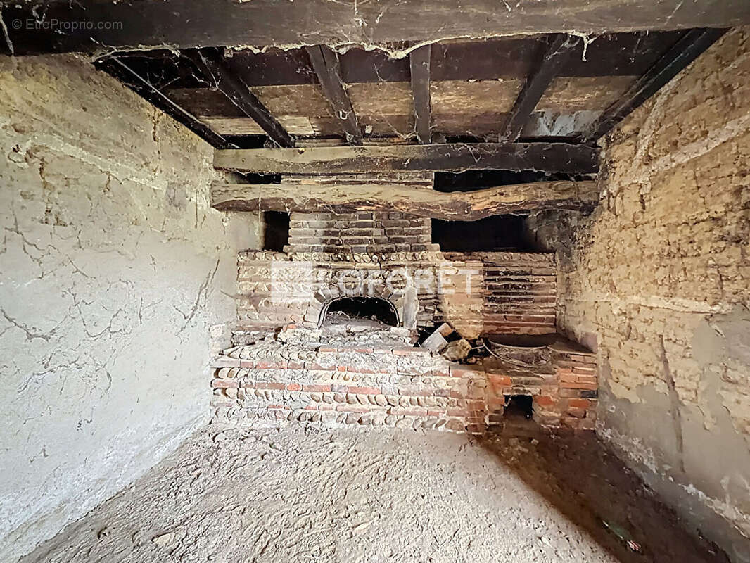 Maison à SAINT-ETIENNE-SUR-CHALARONNE