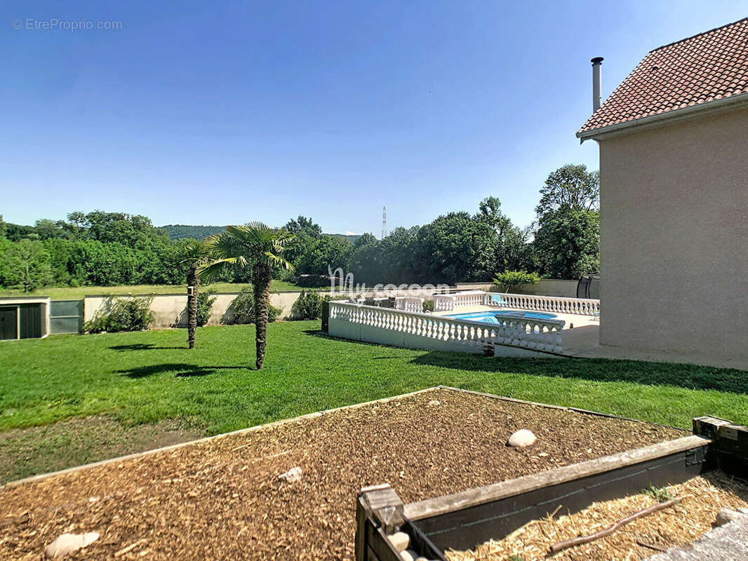 Maison - 7 pièces - 218 m² - photo 12