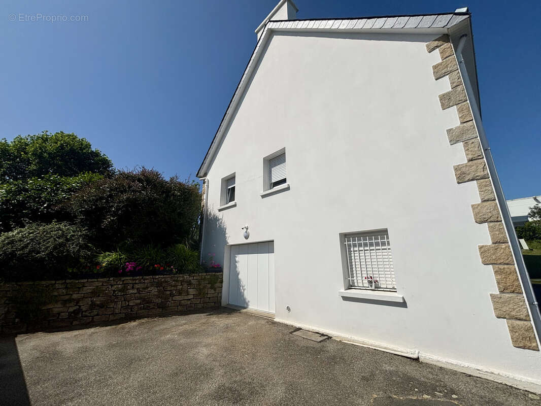 Maison à SAINT-EVARZEC