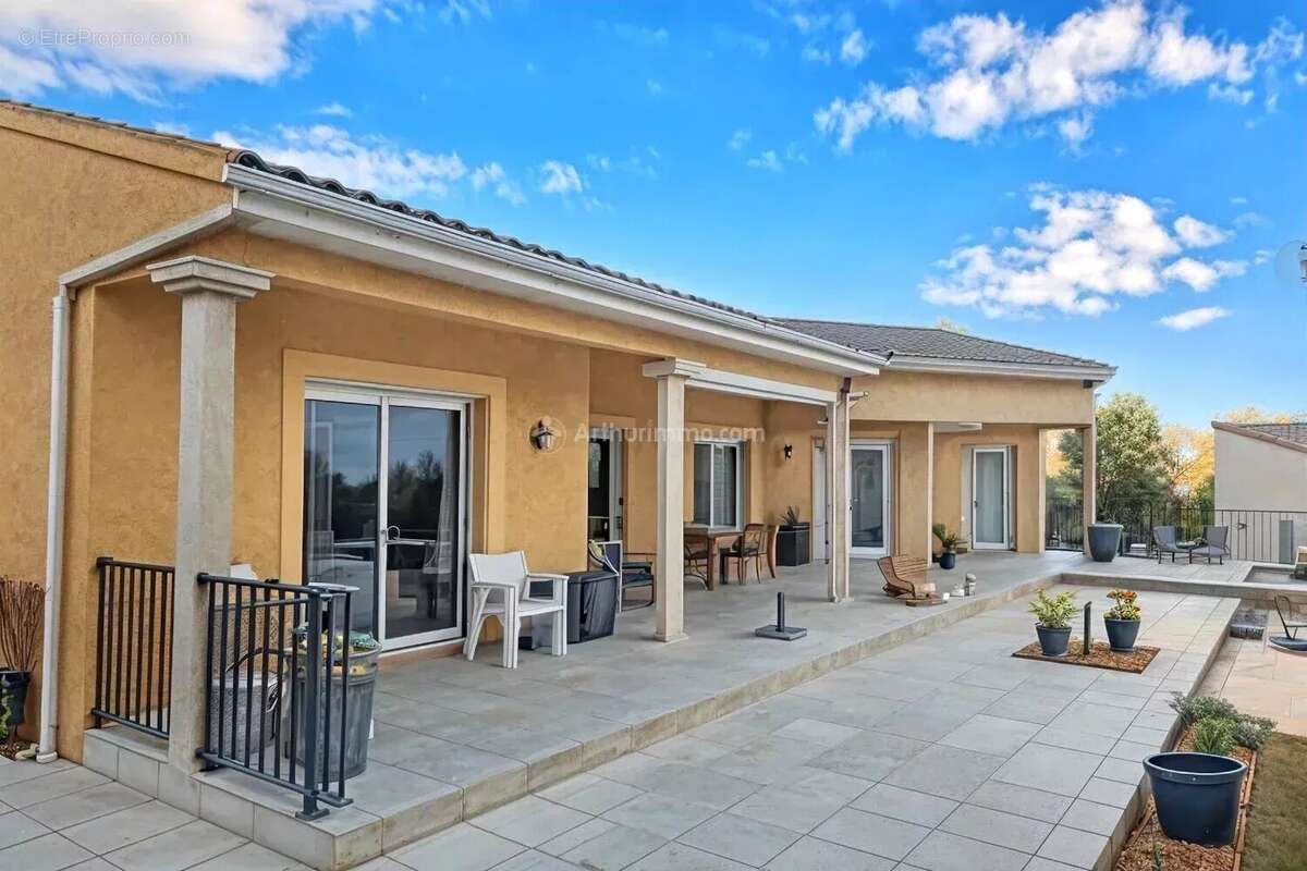 Maison à CASTELNAU-DE-LEVIS