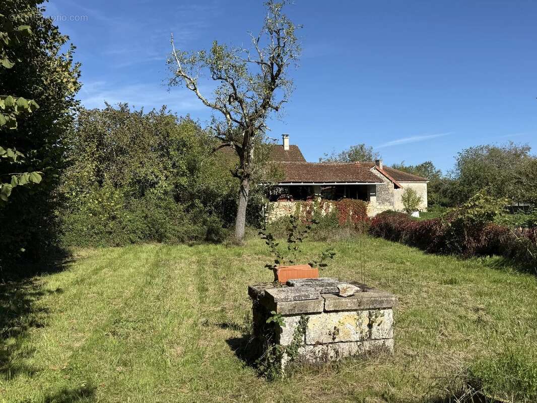 Maison à SAINT-PARDOUX-LA-RIVIERE