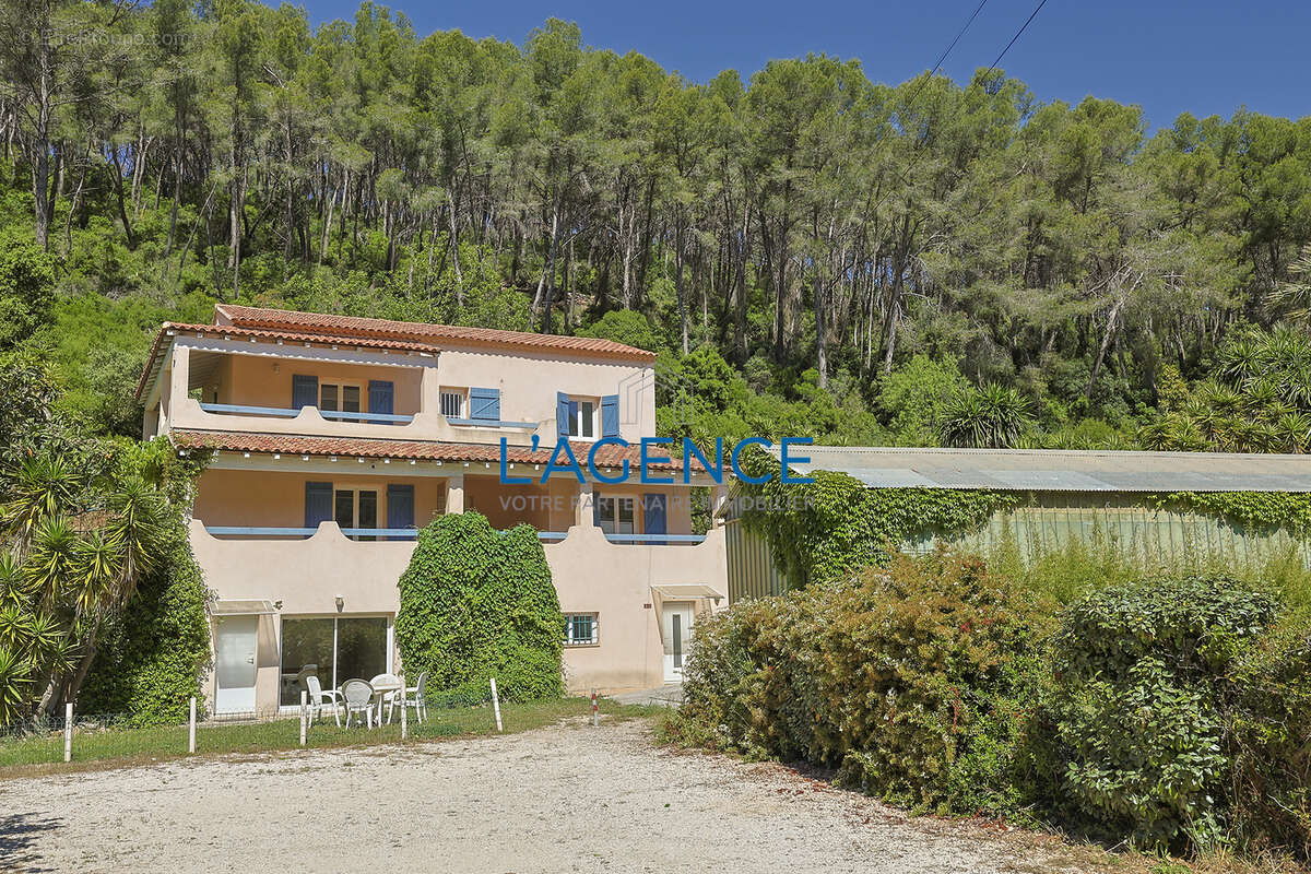 Maison à CARQUEIRANNE