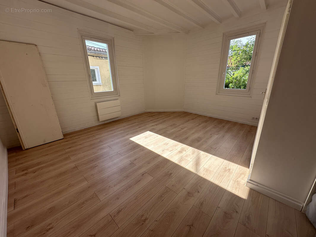 Maison à LA ROCHE-CHALAIS