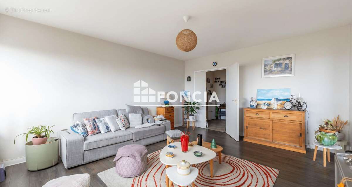 Appartement à LA COURNEUVE