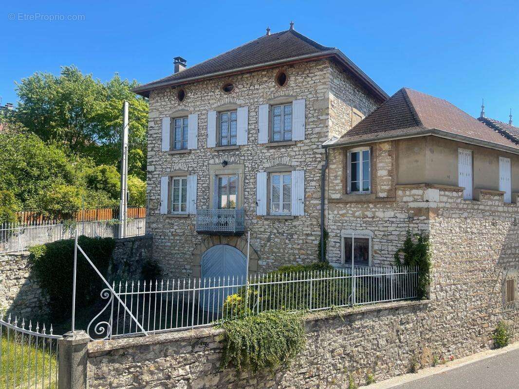 Maison à SERMERIEU