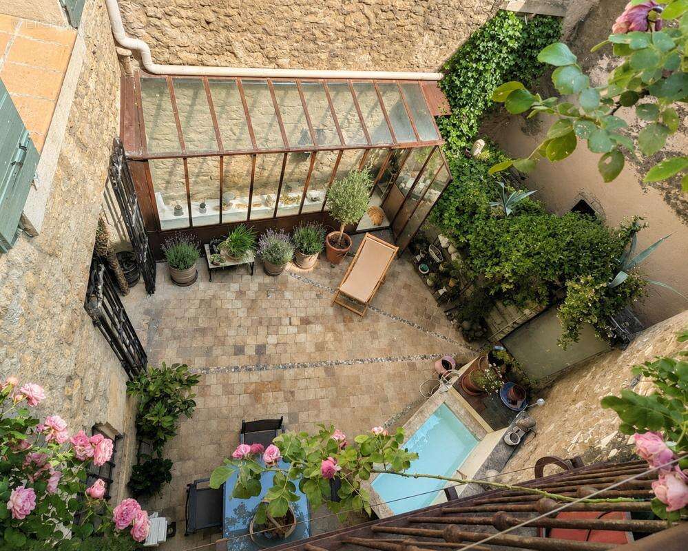 Très belle maison de village en pierres avec cour intérieure et balcon - photo 19