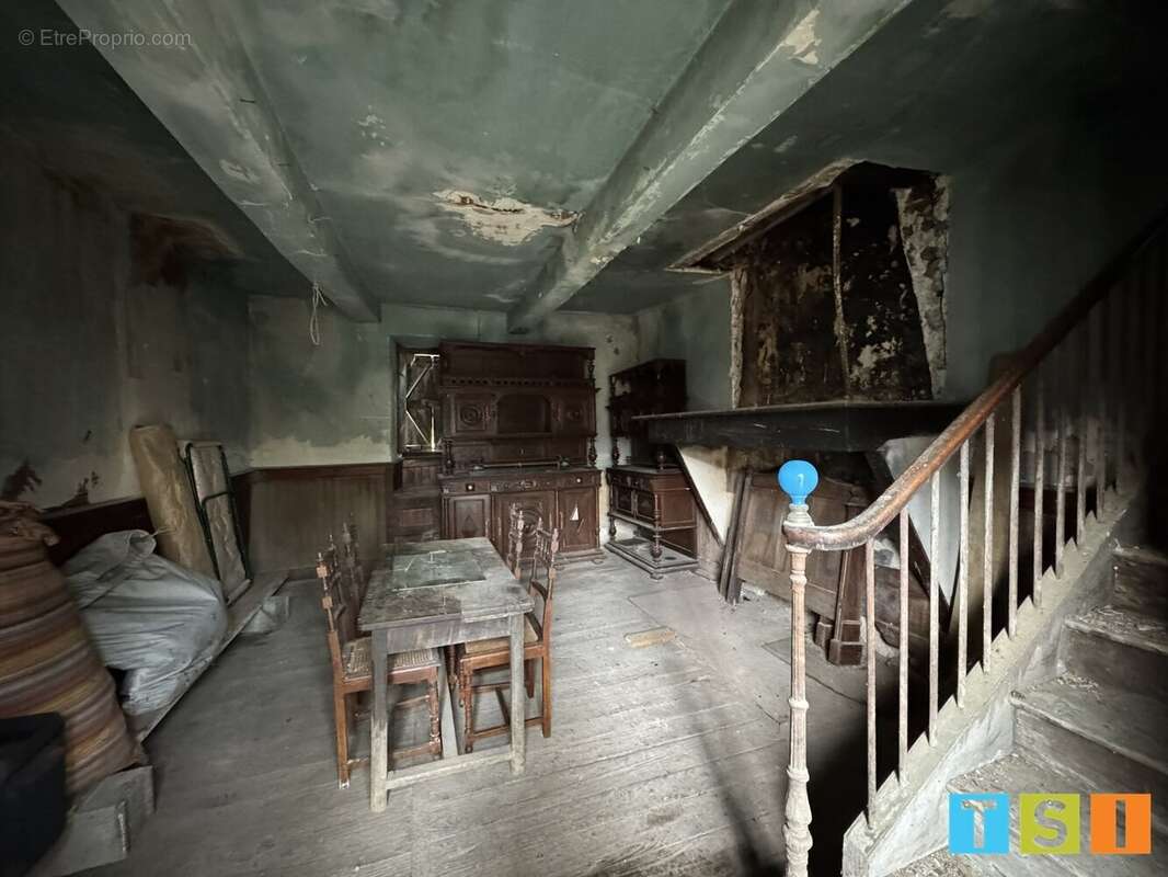 Maison à IZAUT-DE-L'HOTEL