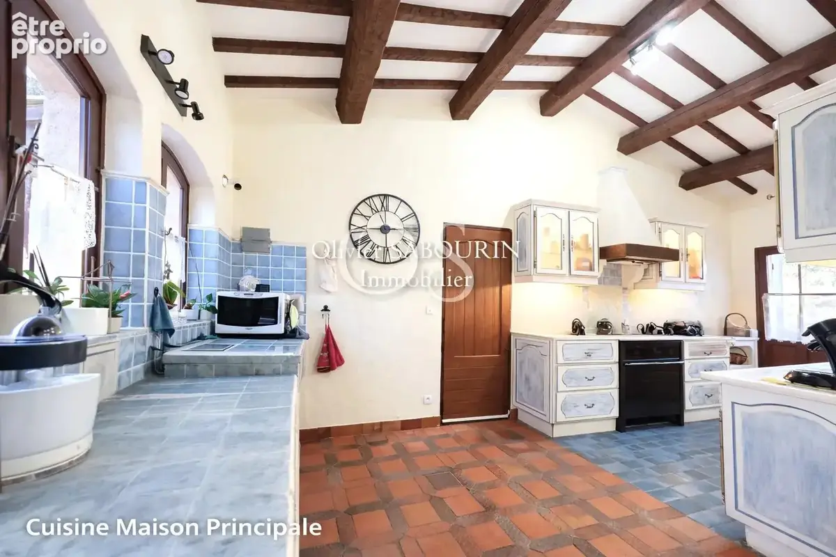 Bastide de caractère – 422 m² habitables avec 6 logements indépendants, piscine et terrain de 15 555 m² - photo 5