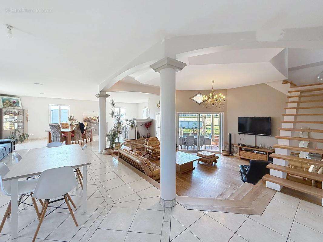 Maison à CASTELSARRASIN