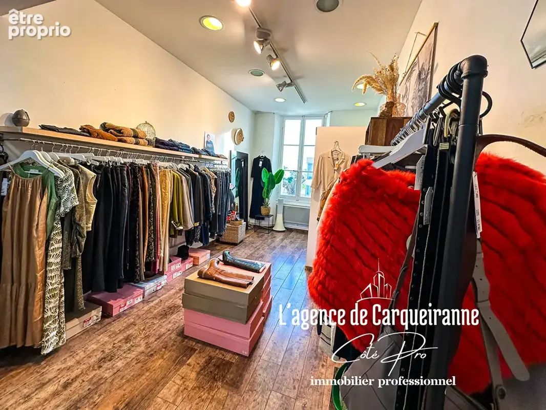 Droit au bail local de 70 m2  tous commerce sauf restauration situe dans l'avenue principale de carqueiranne - photo 6