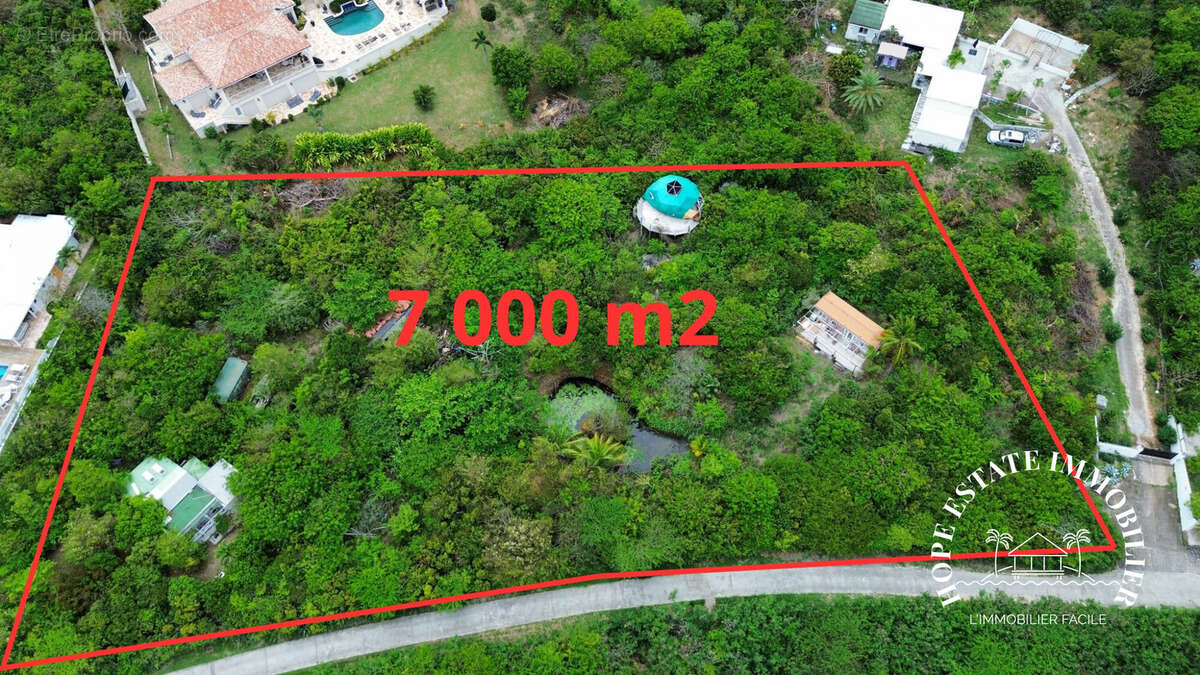 Terrain à SAINT-MARTIN