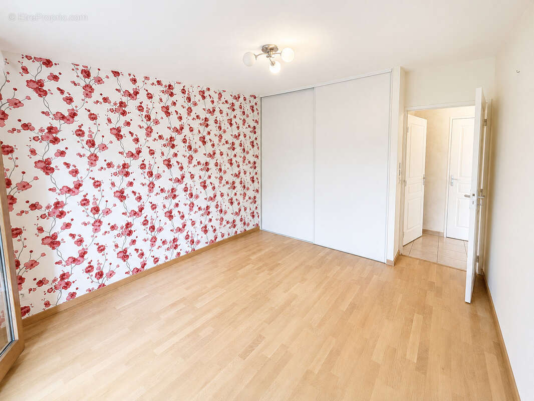 Appartement T4 de 81,99 m2 avec garage, balcons et vue dégagée   Dernier étage avec ascenseur - photo 6