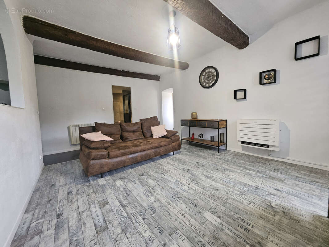 Appartement à L'ESCARENE
