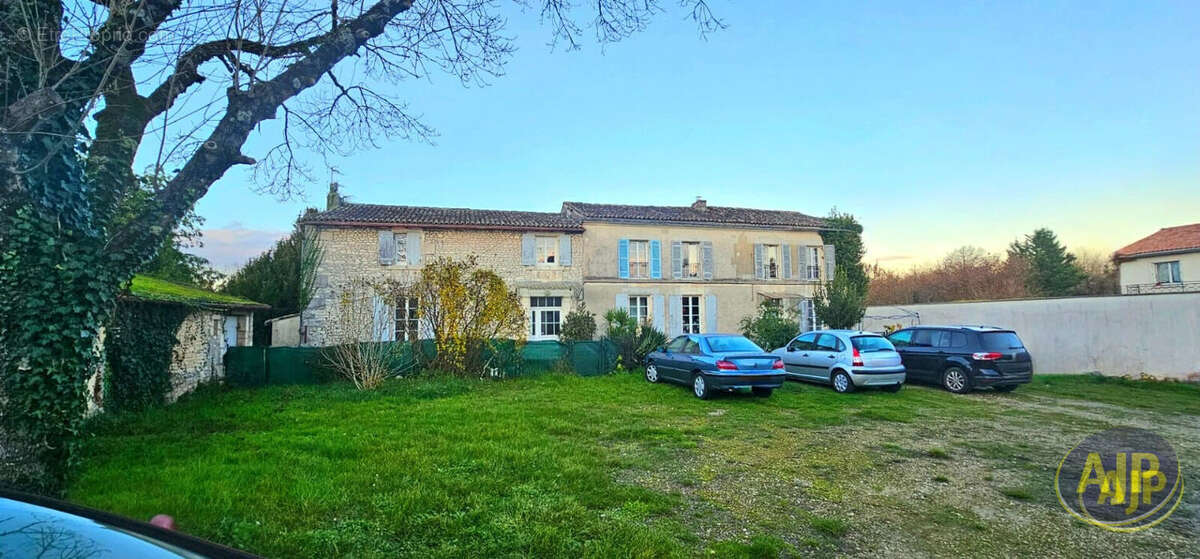 Appartement à SAINT-SEVER-DE-SAINTONGE