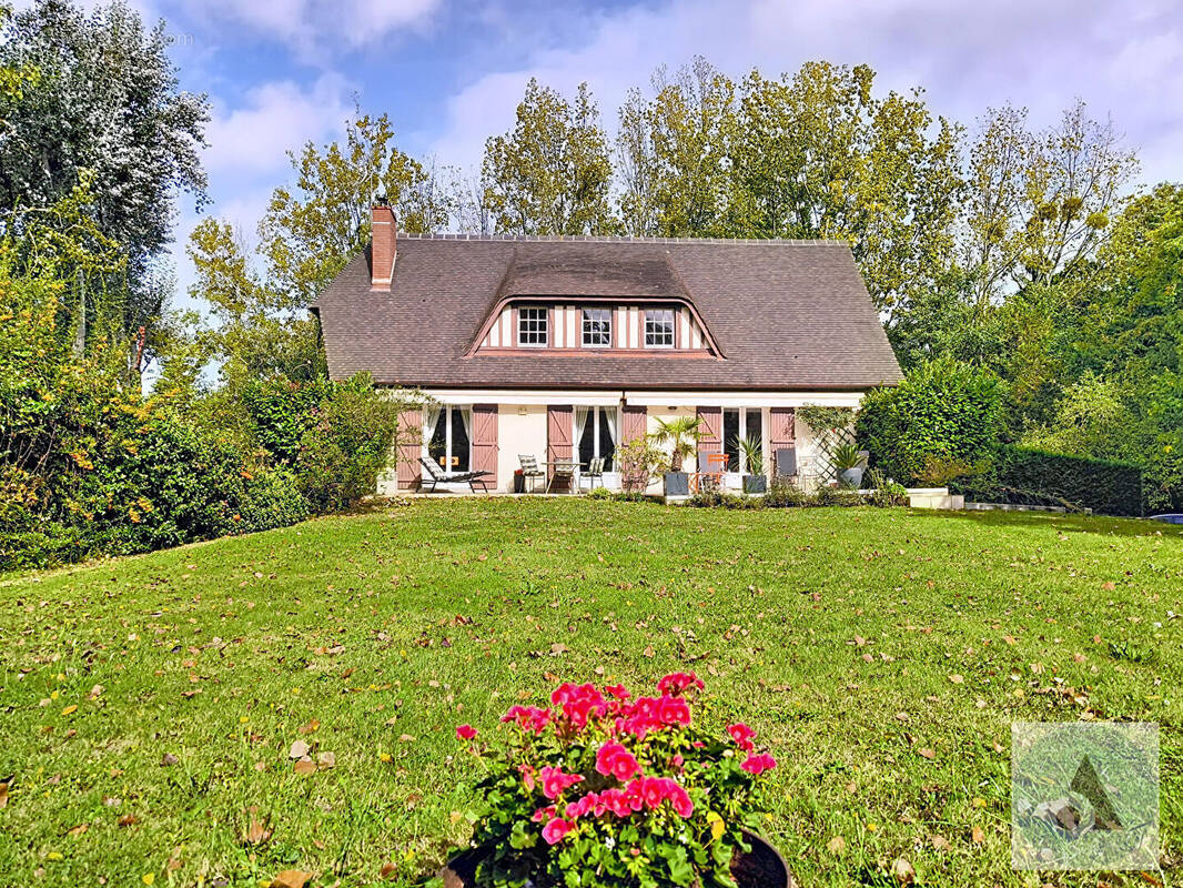 Maison à COLLEVILLE-MONTGOMERY