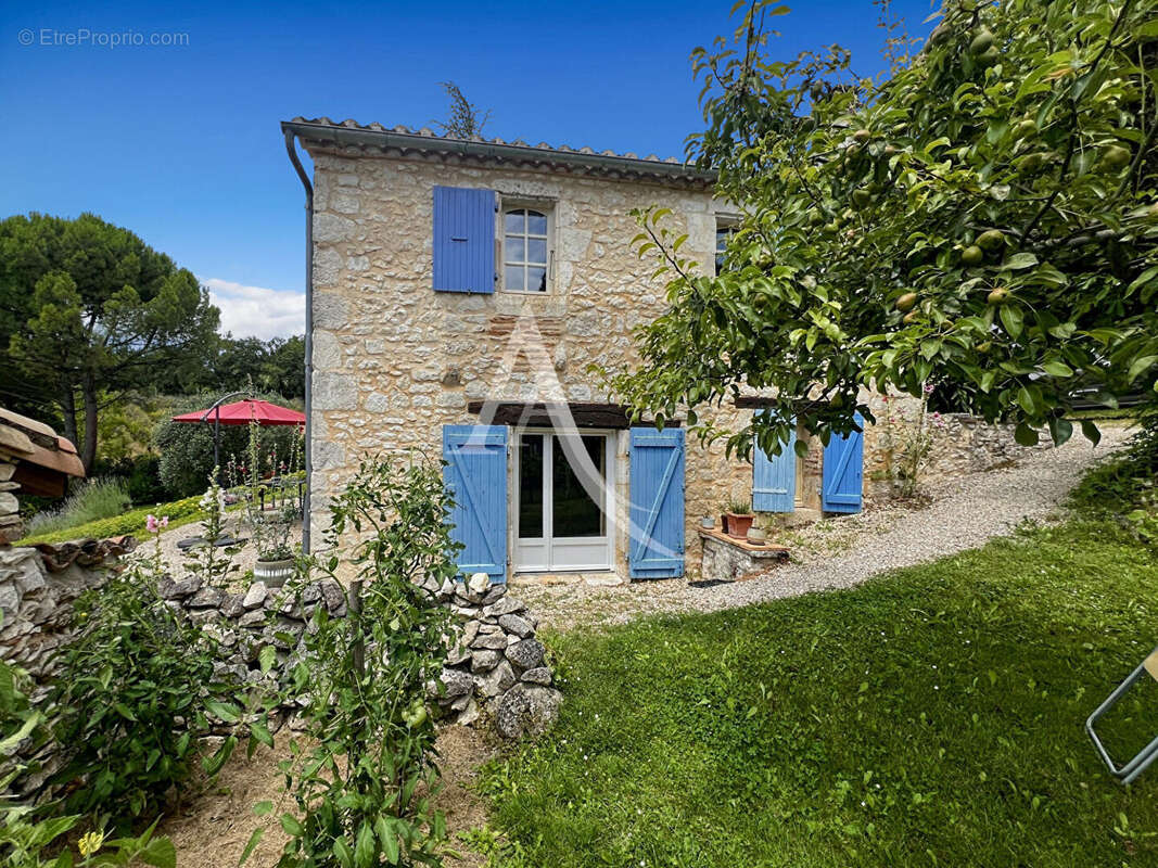 EXCLUSIF ... Maison en pierre - photo 2