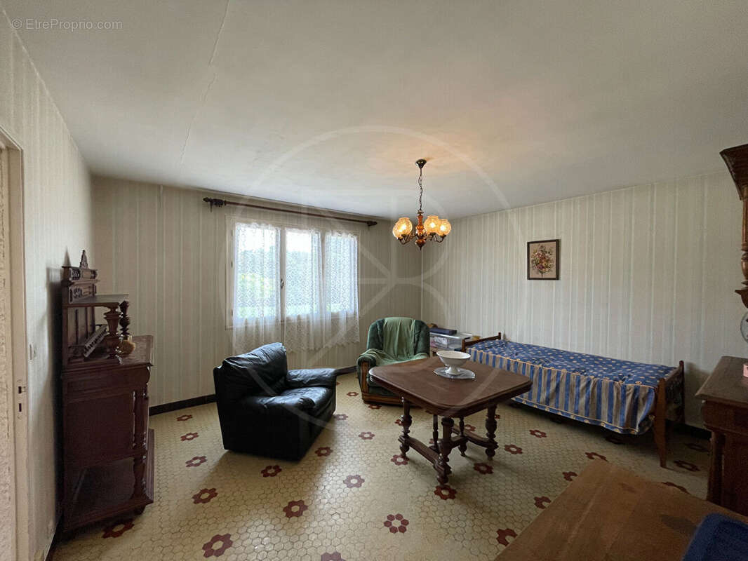 Maison à MASSUGAS