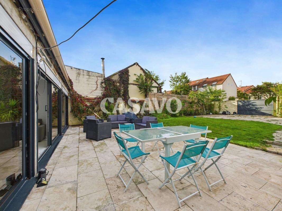 Maison à SAINT-MAUR-DES-FOSSES