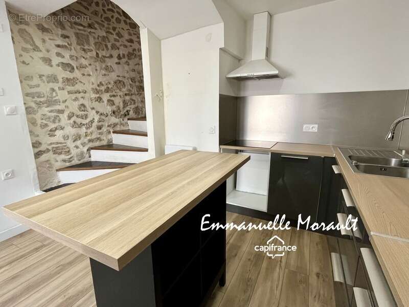 Maison à BAGNOLS-EN-FORET