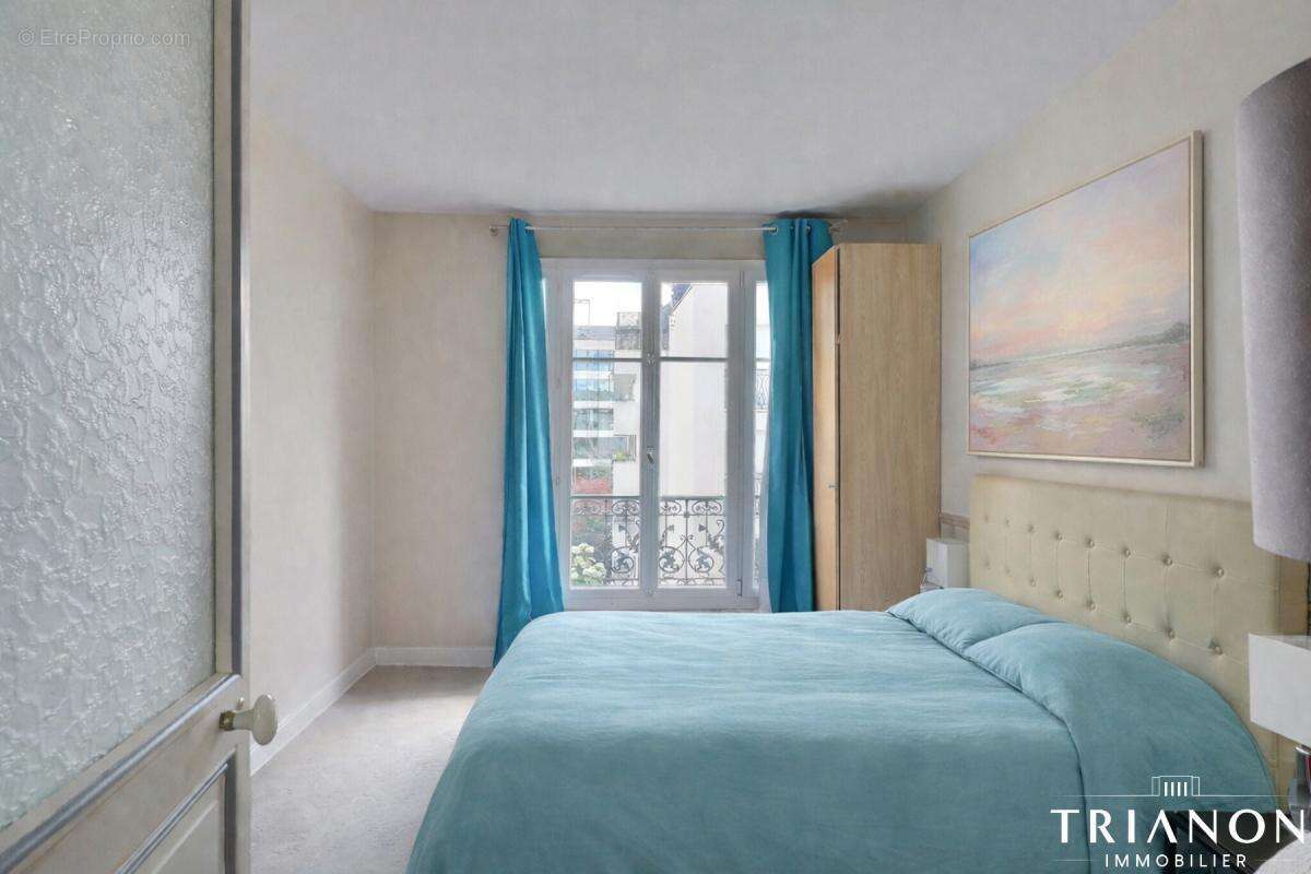 Appartement à NEUILLY-SUR-SEINE