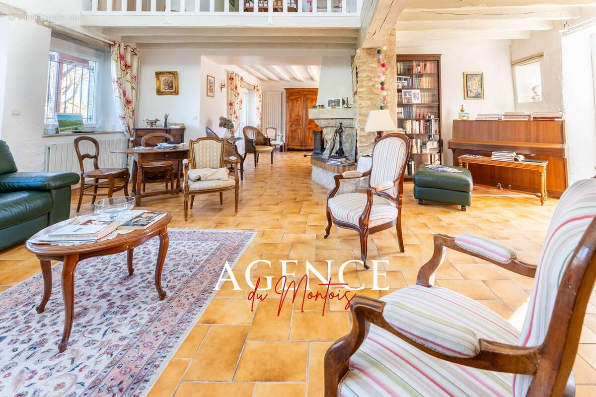 Maison à DONNEMARIE-DONTILLY