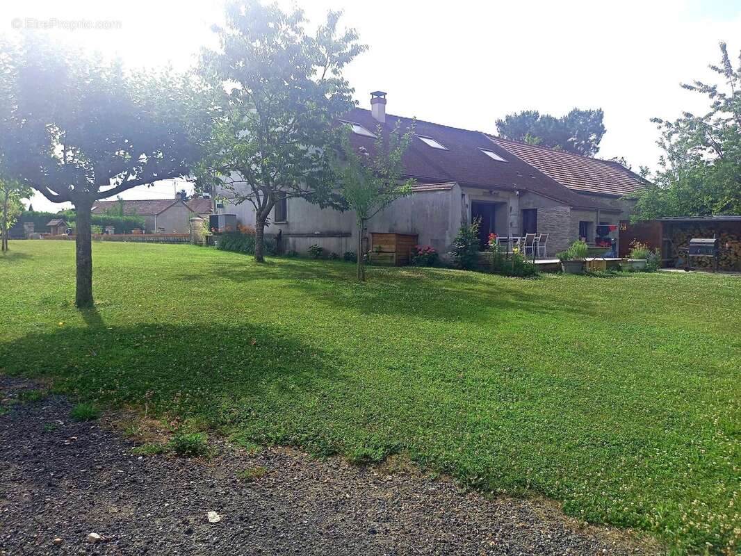 Maison à MONTIGNY-LENCOUP