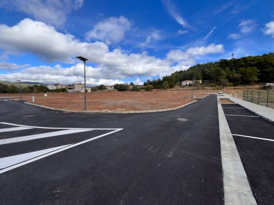 Terrain à VILLENEUVE-MINERVOIS